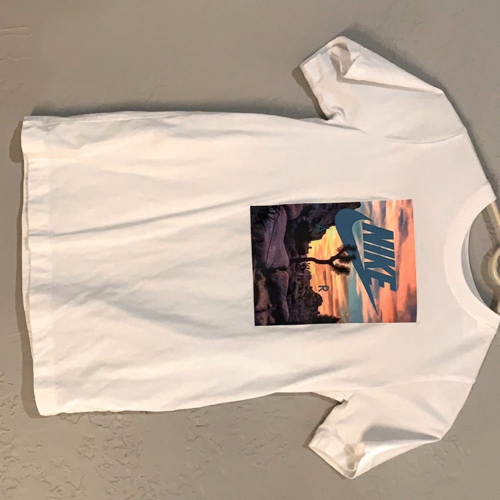 Kids Nike tee shirt